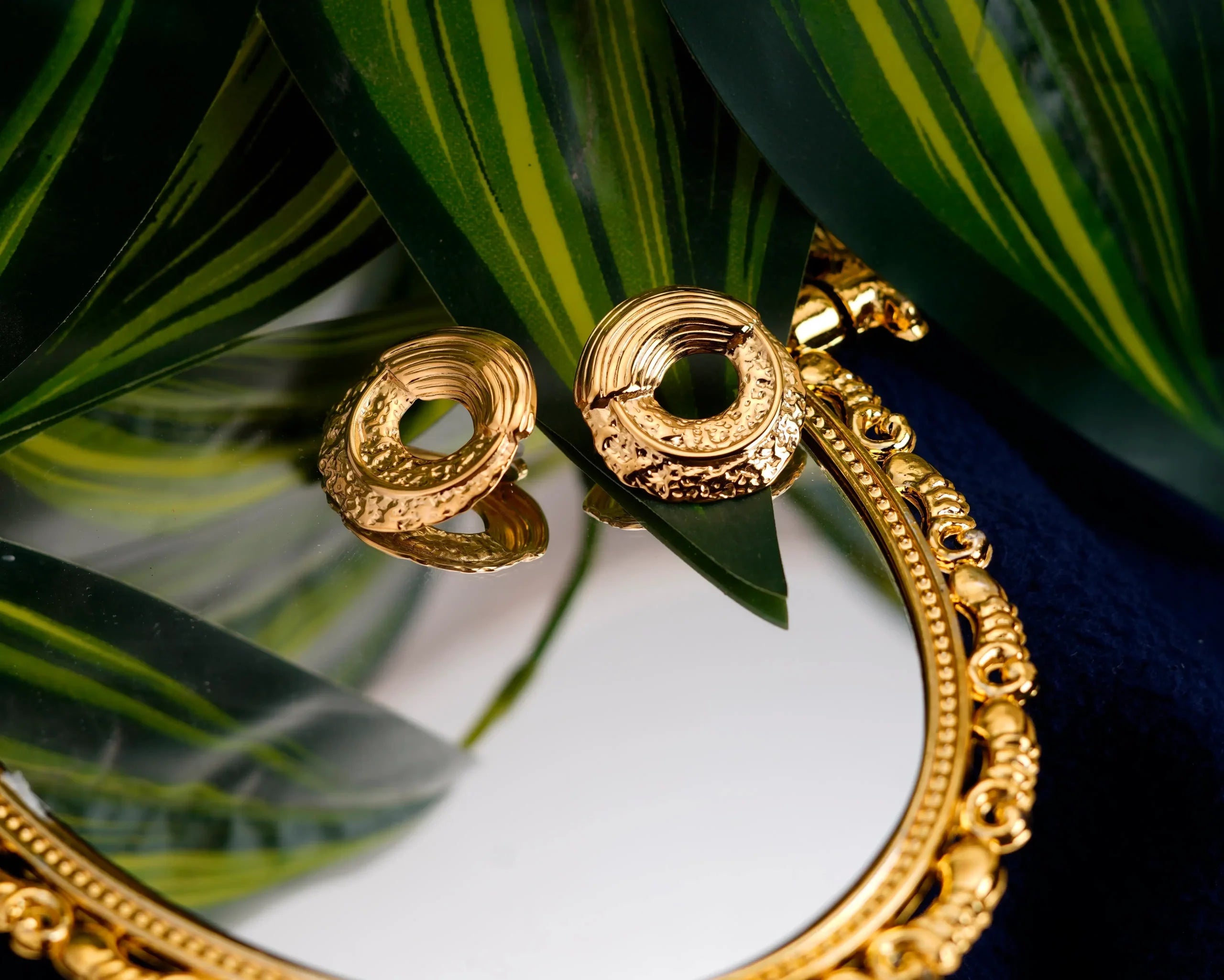 Round Pleated Hammered Stud Earrings