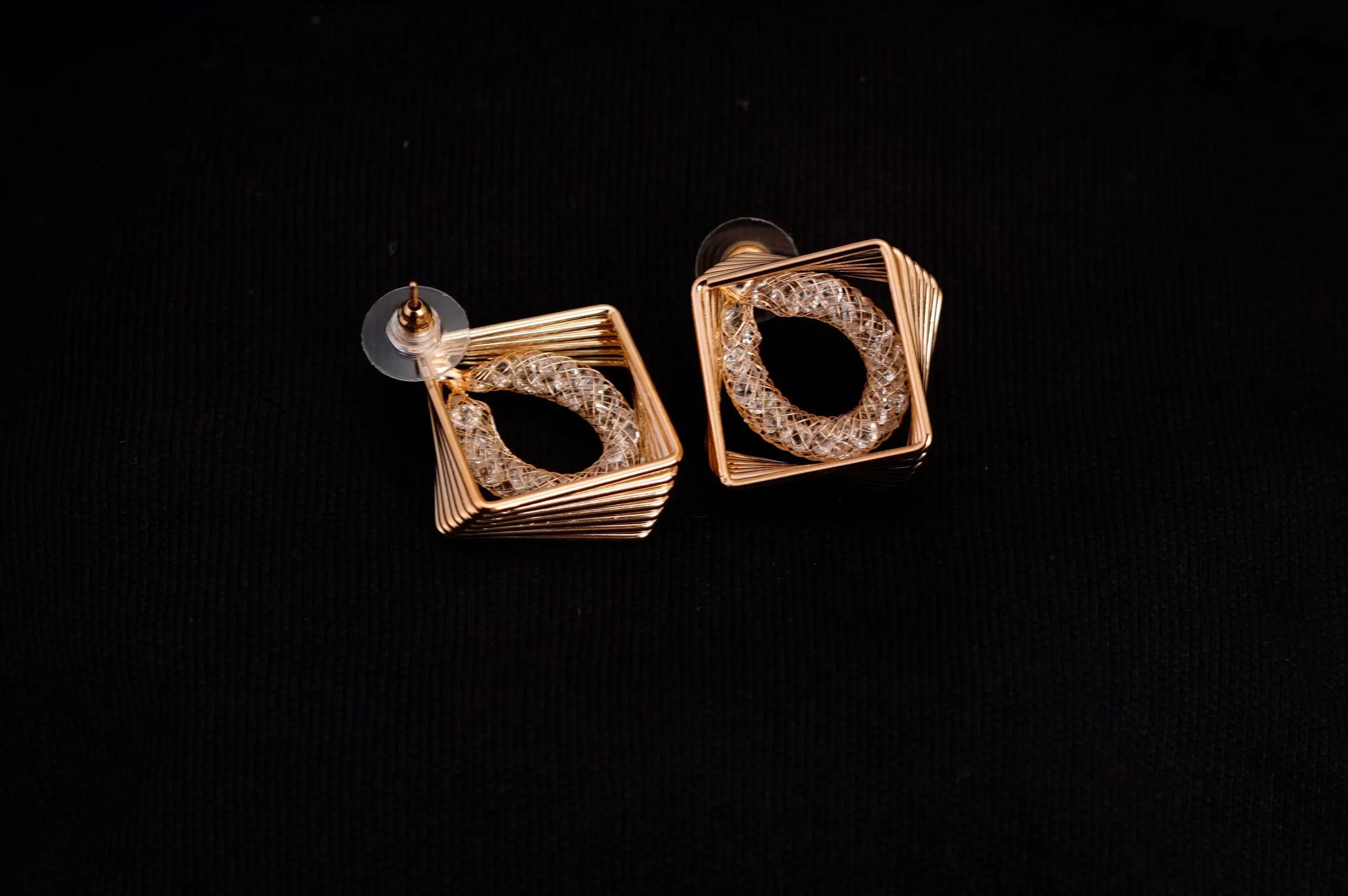 Wire Hollow Zircon Earrings