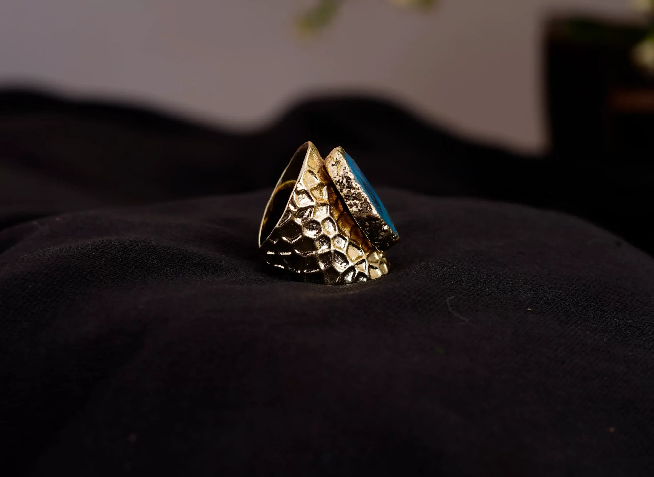 Broad Crystal Open Ring (BLUE)