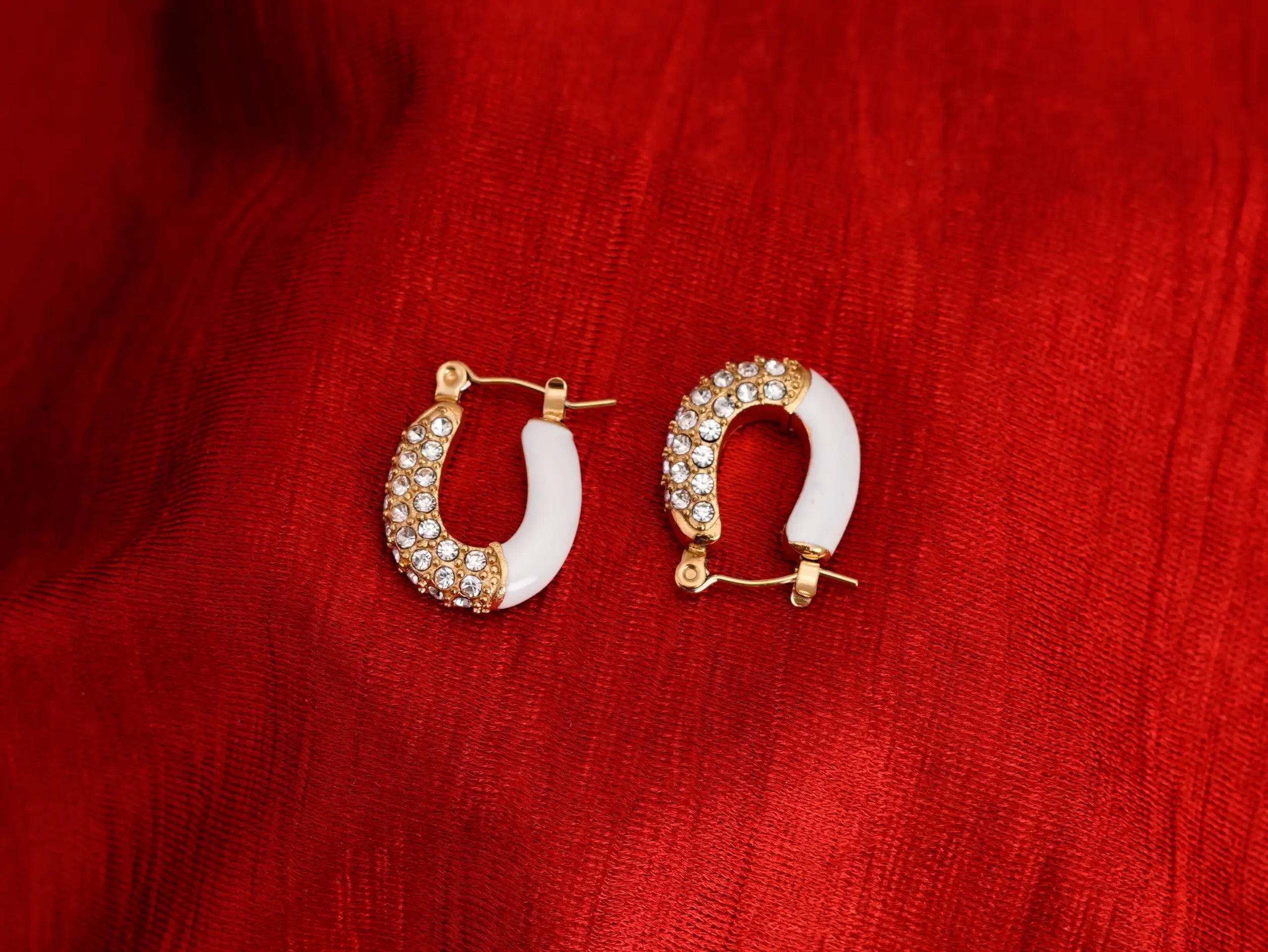White aclyric artificial diamond studded earrings