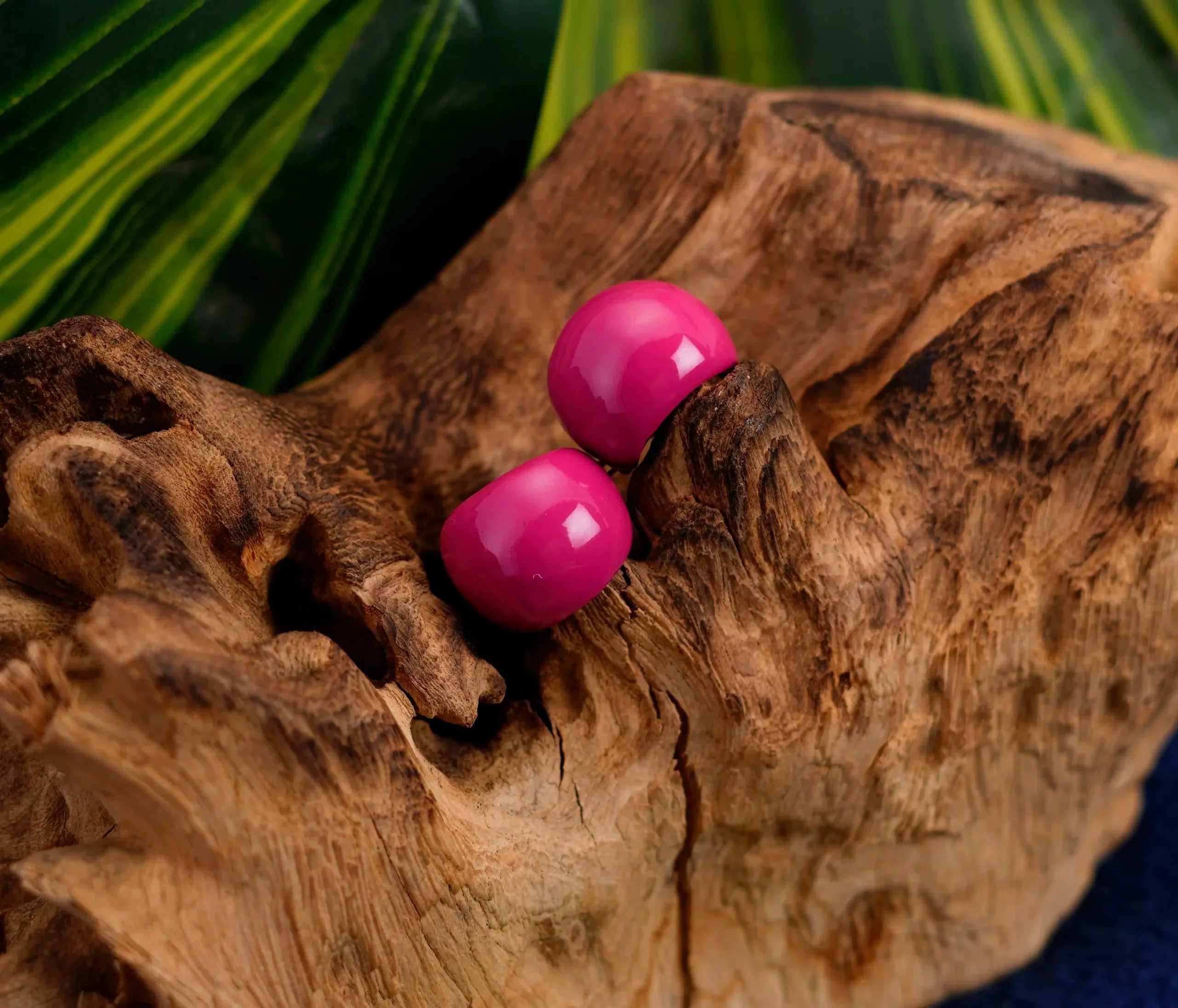 weightless dripping round earrings