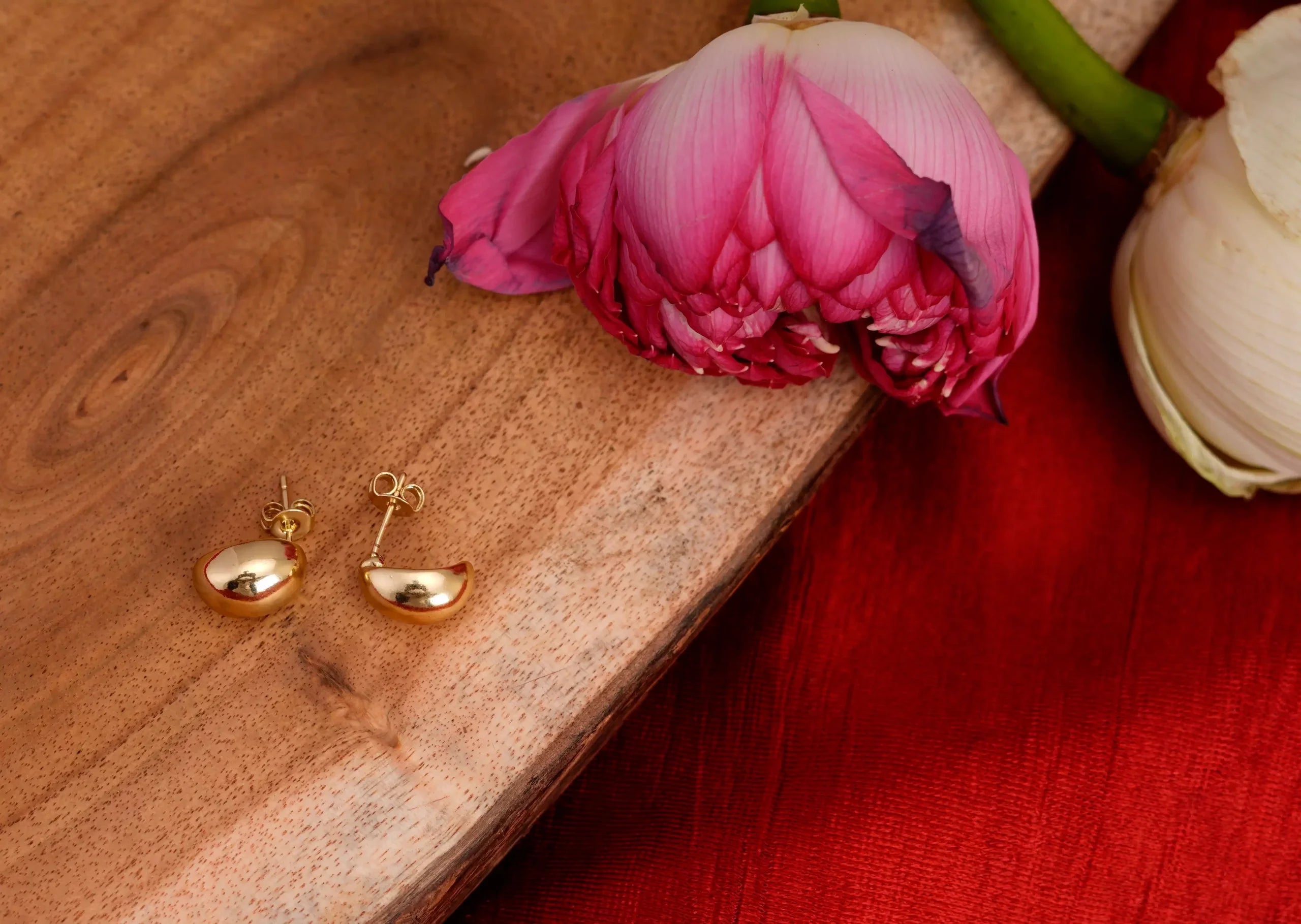 Gold Oval Earrings