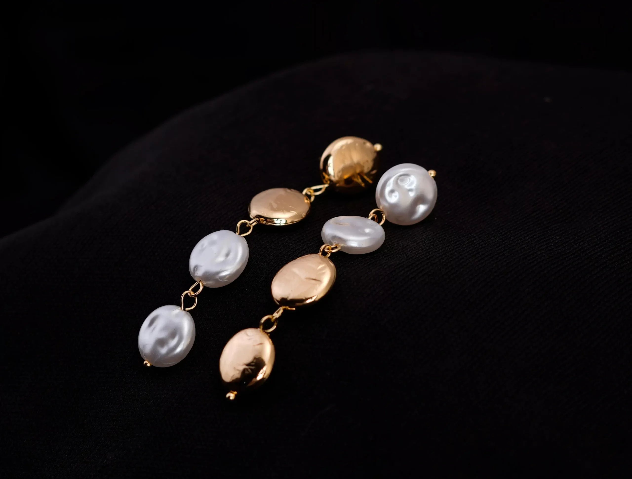 Round Pearl Patchwork Earrings
