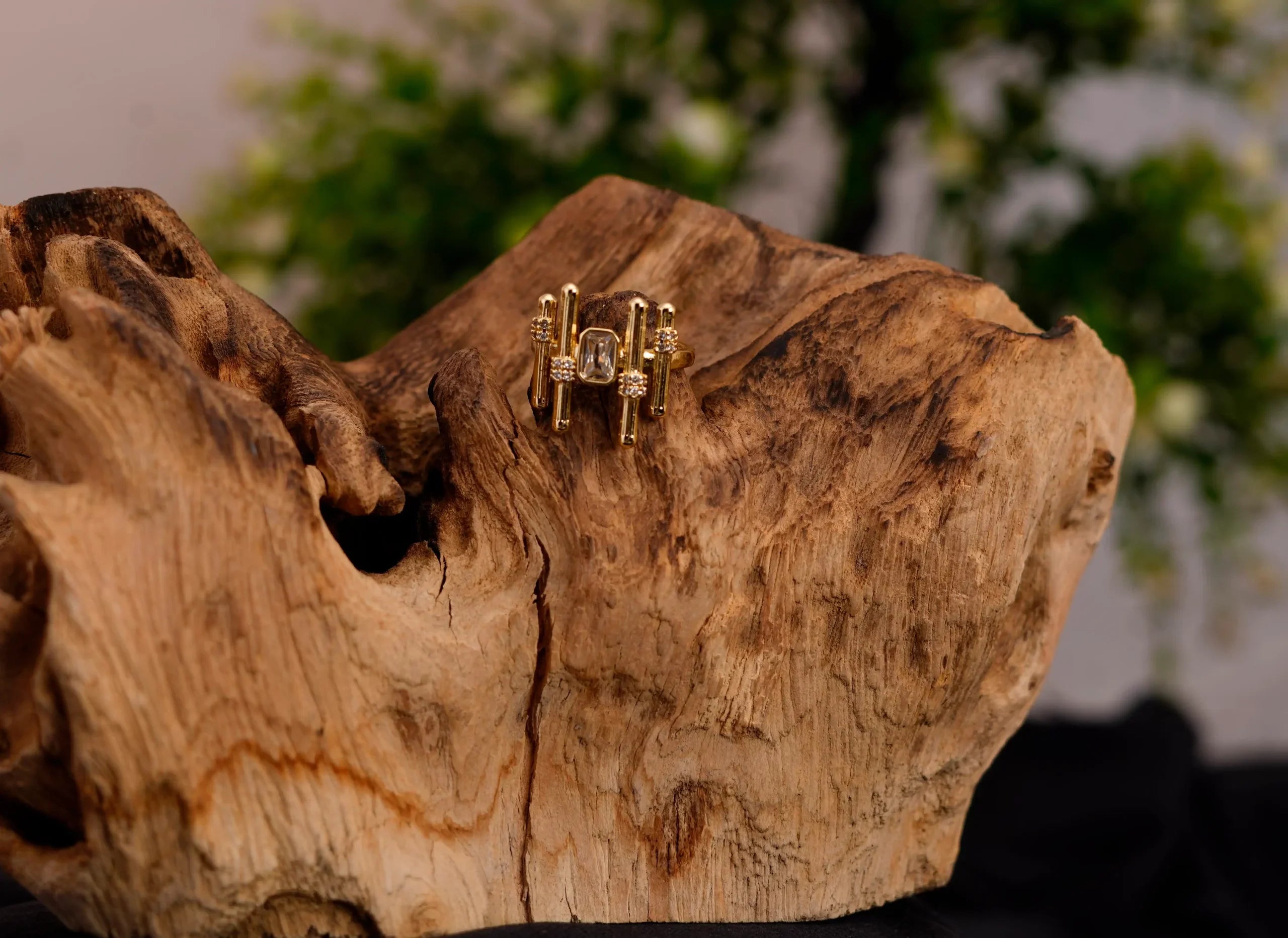 Irregular Geometric Ring