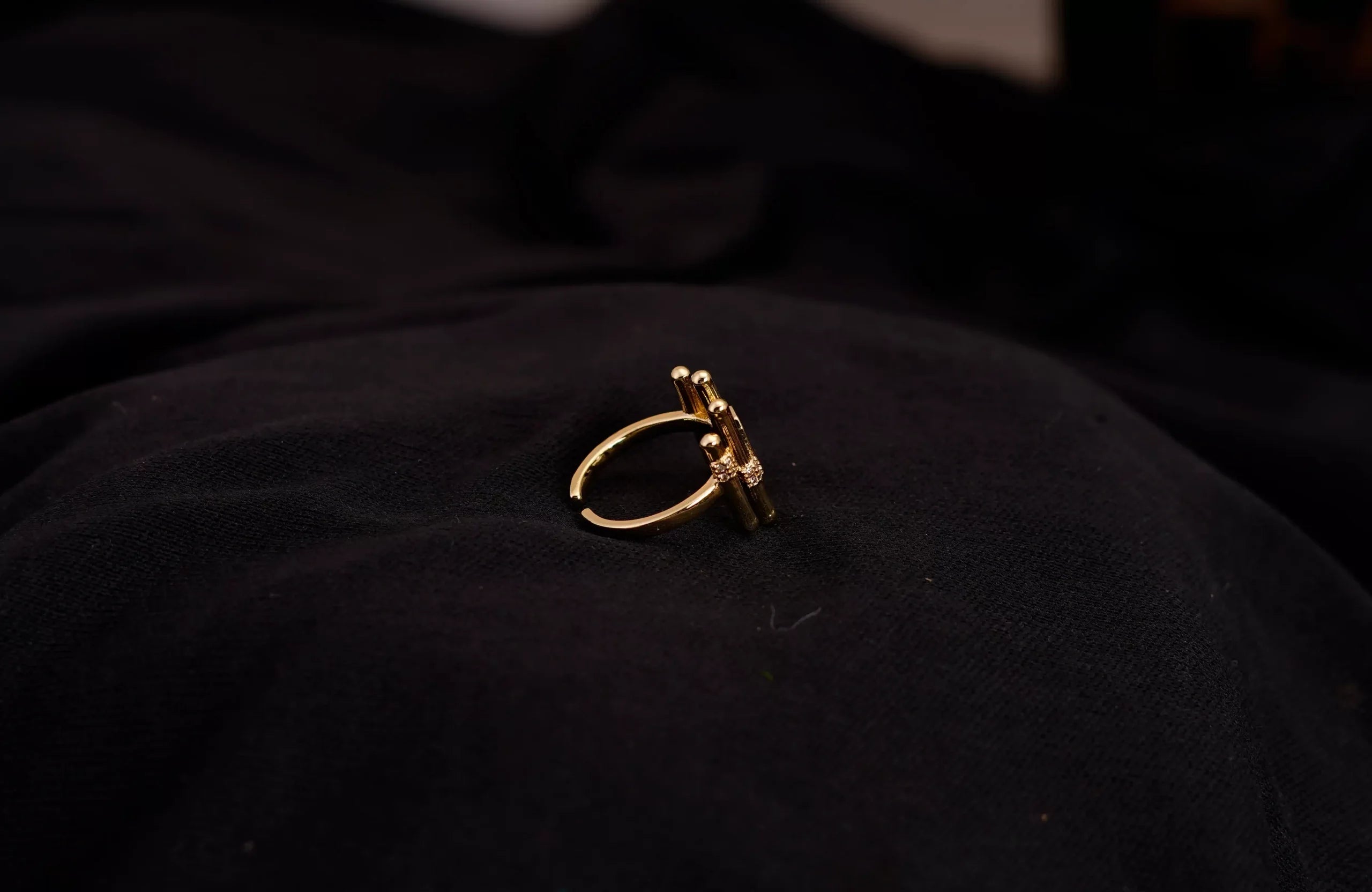 Irregular Geometric Ring