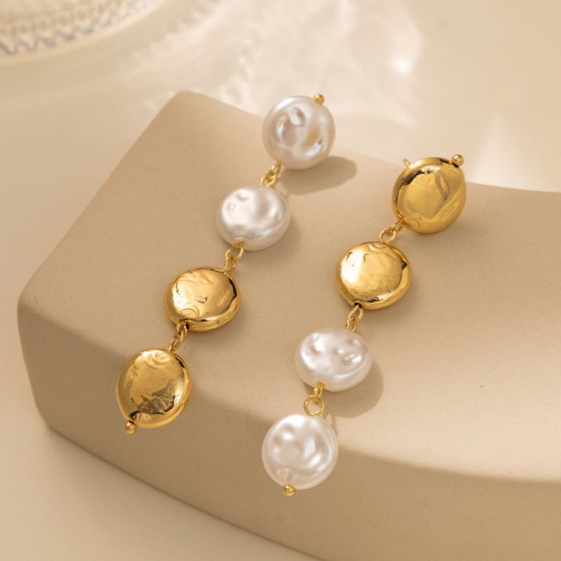 Round Pearl Patchwork Earrings