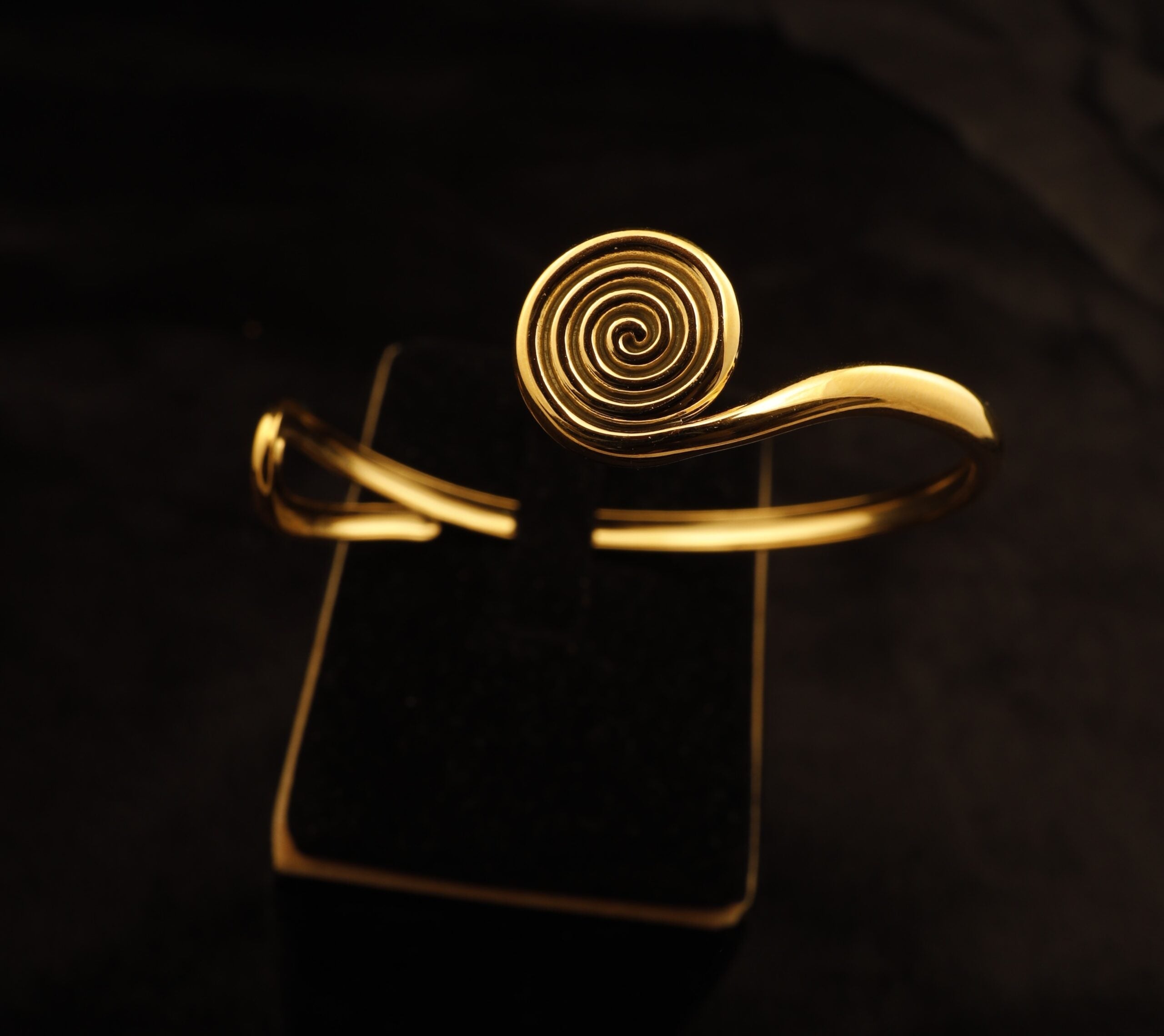 18k gold plated Asymmetrical Bracelet