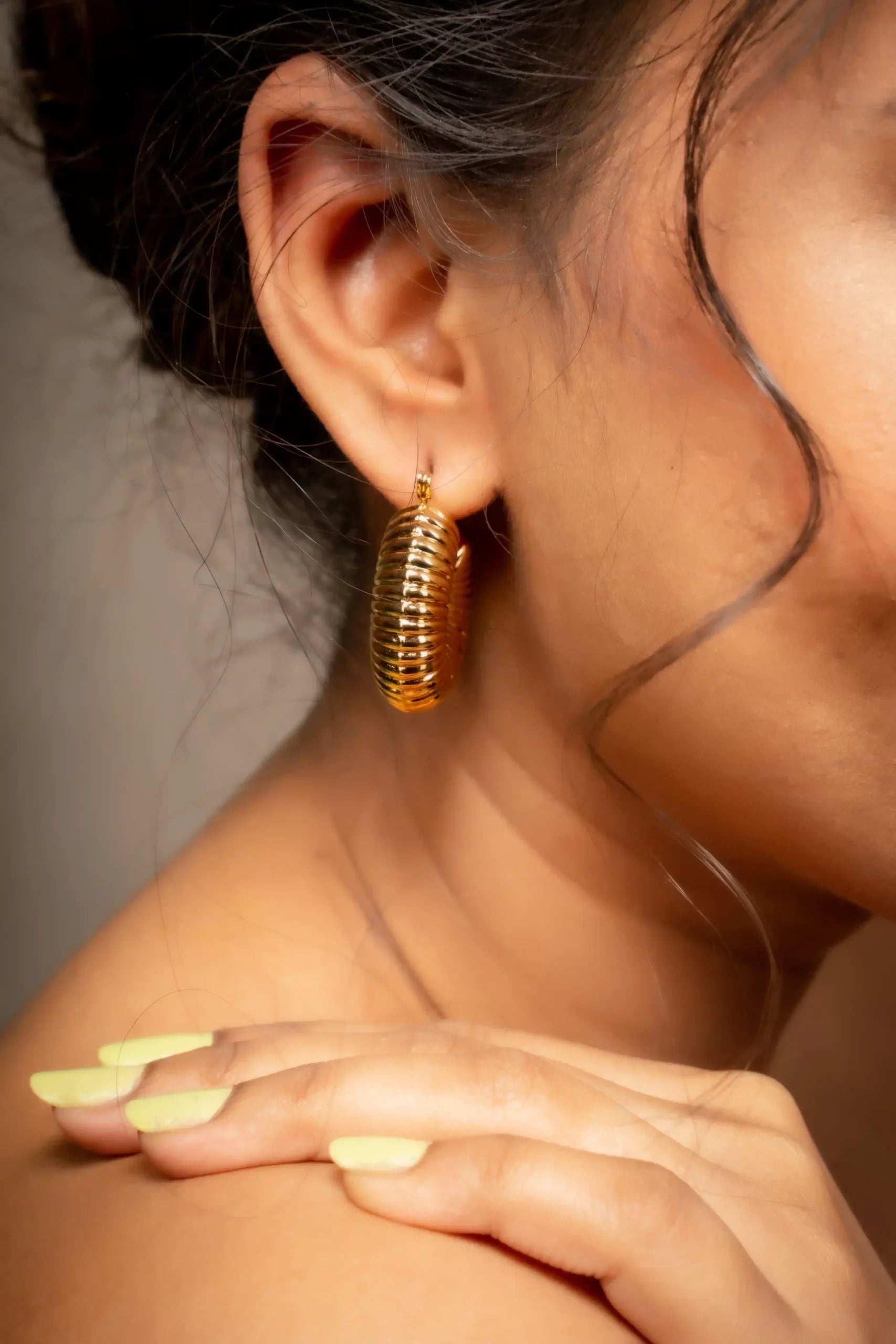Geometric Thread Round Earrings
