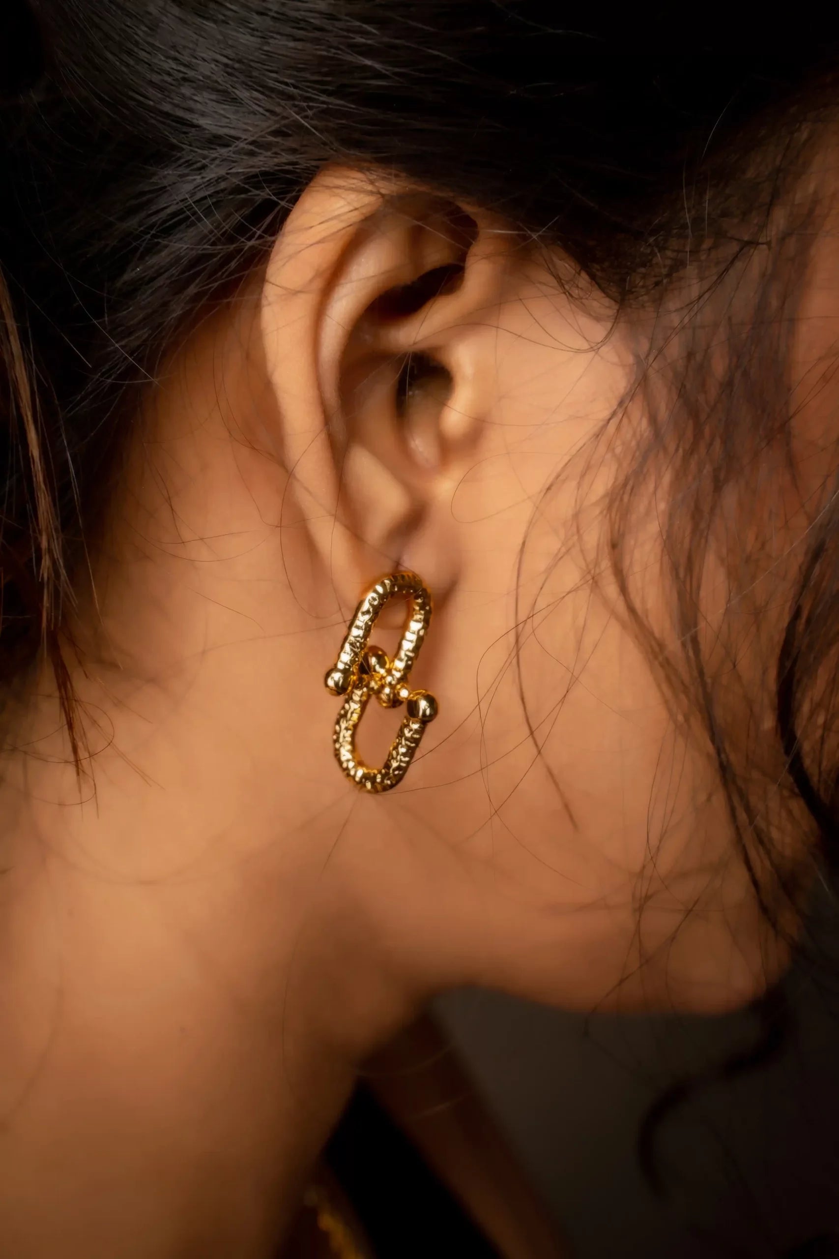 u-shape connector earrings