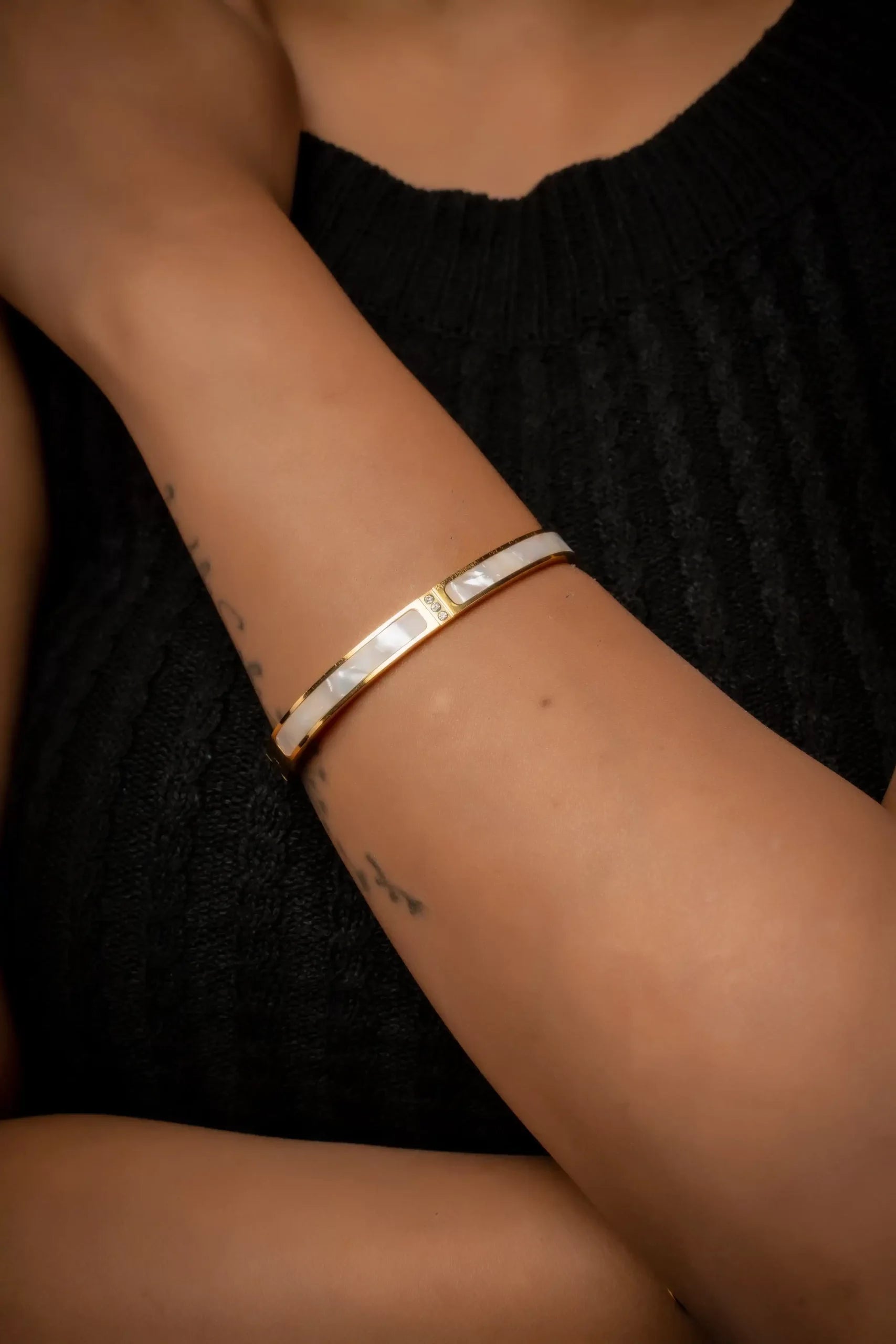 Ocean White Shell Bangle