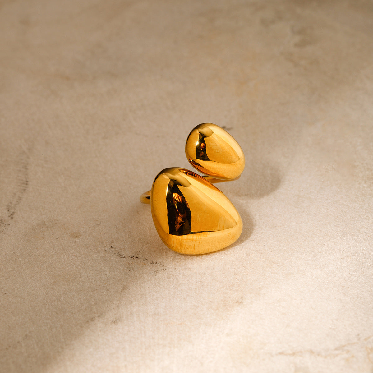 Vougish Glossy Geometric Ring