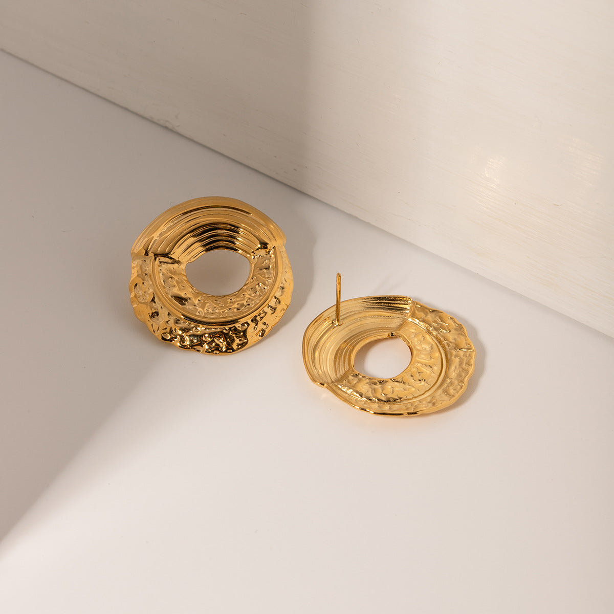 Round Pleated Hammered Stud Earrings