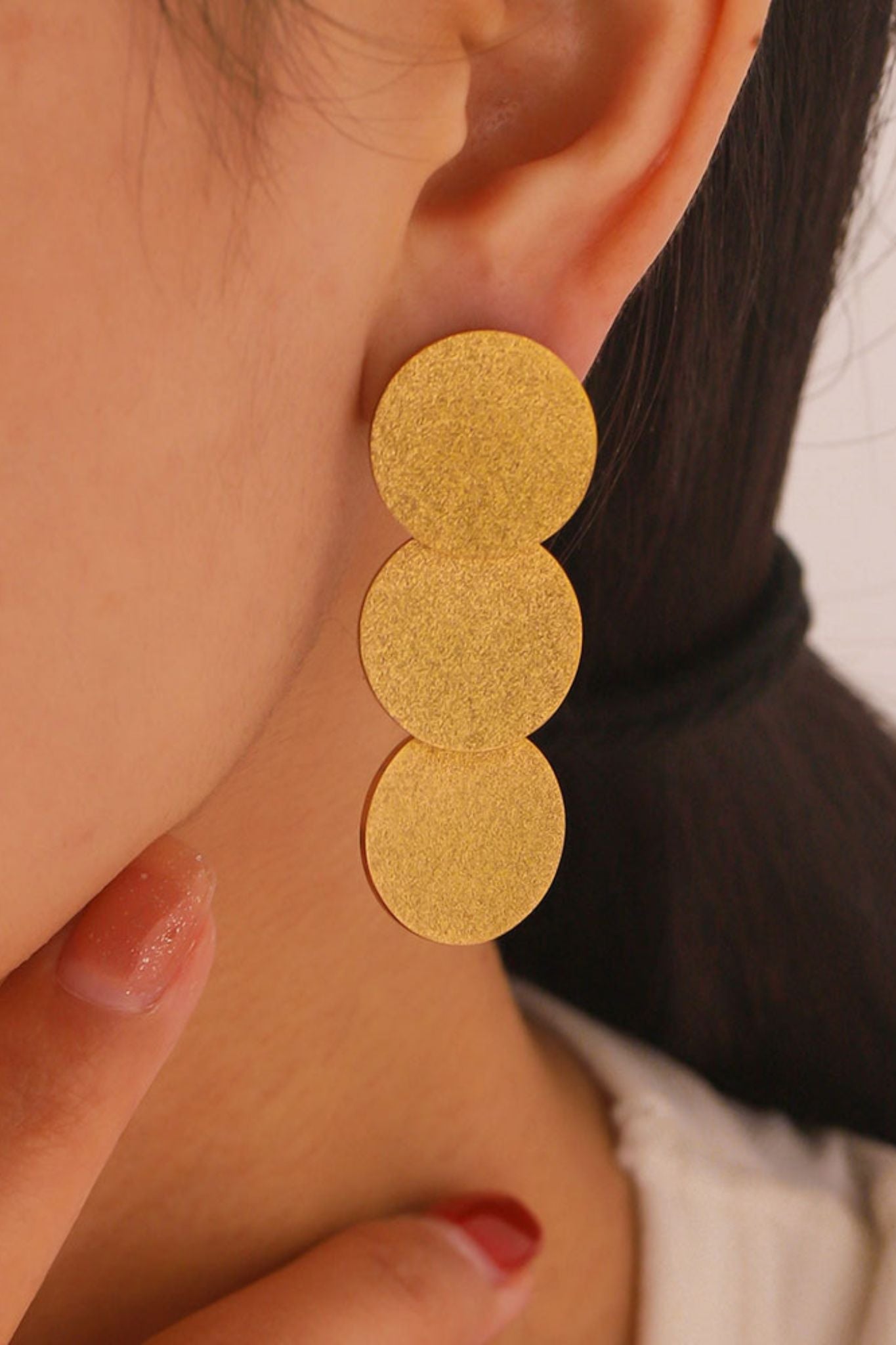 Round Sparkly Dangler Earrings