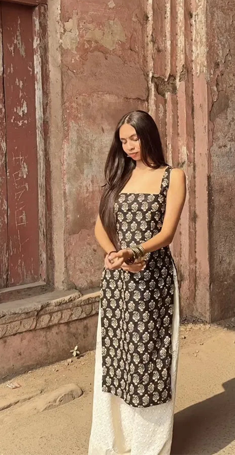 Women's Printed Straight Sleeveless Kurta